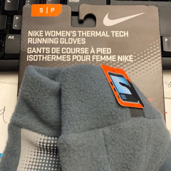 Nike Thermal tech Running Glove small petite